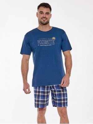 На картинке изображено - Мужская хлопковая пижама / домашний комплект: футболка с принтом на груди и шорты в клетку Cornette Yosemite 326/160 | фото 1