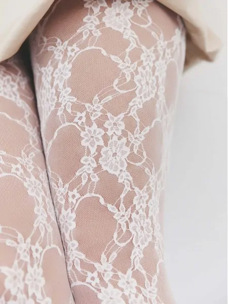 text_img_altFiore Donatella Lace Tights with Floral Pattern – Romantic Chic & Elegancetext_img_after1