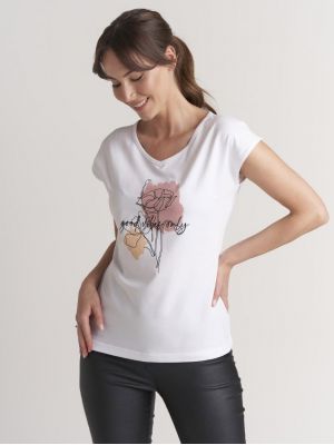 На картинке изображено - Женская однотонная хлопковая футболка с короткими рукавами и цветочным принтом на груди Gatta Print 01 | фото 1