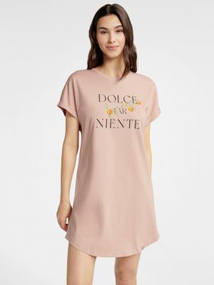 На картинке изображено - Женская короткая хлопковая ночная сорочка / домашнее платье розового цвета с надписью на груди Henderson Ladies Brezz 40613 | фото 1