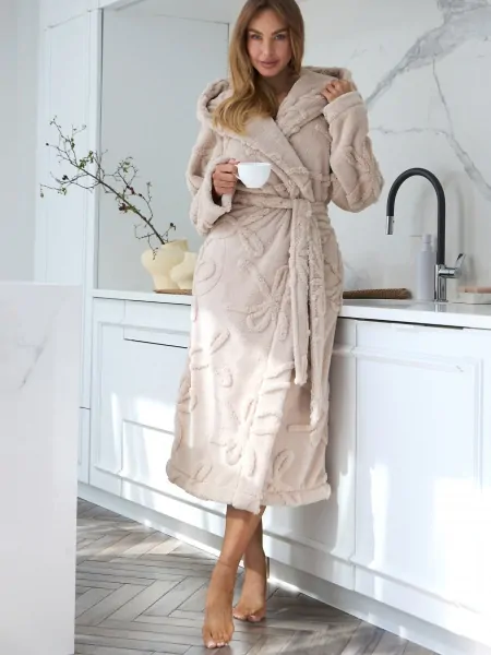 Халат женский длинный L&L Elodie 2633, плюш с рельефными цветами, с капюшоном