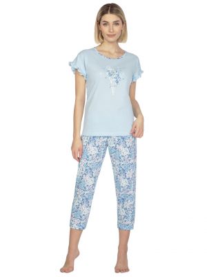 На картинке изображено - Пижама женская из мягкого хлопка / комфортный домашний комплект с цветочным принтом: футболка с рюшами на коротких рукавах и штаны Regina 666 | фото 1