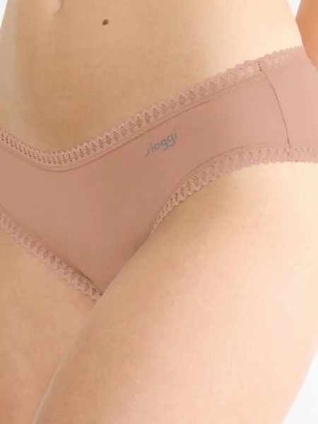 Set of women's beige cotton hipster panties with lace trim Sloggi Go Crush 3-pack