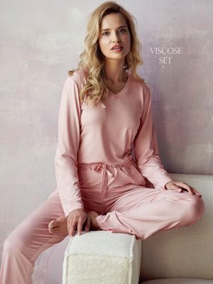 На картинке изображено - Женская розовая пижама / домашний комплект из вискозы: кофта с длинными рукавами и штаны с карманами Taro 3053 River | фото 1