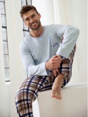 На картинке изображено - Мужская хлопковая пижама / домашний комплект: однотонная кофта с маленьким принтом на груди и клетчатые штаны Taro 3077 Parker | фото 1